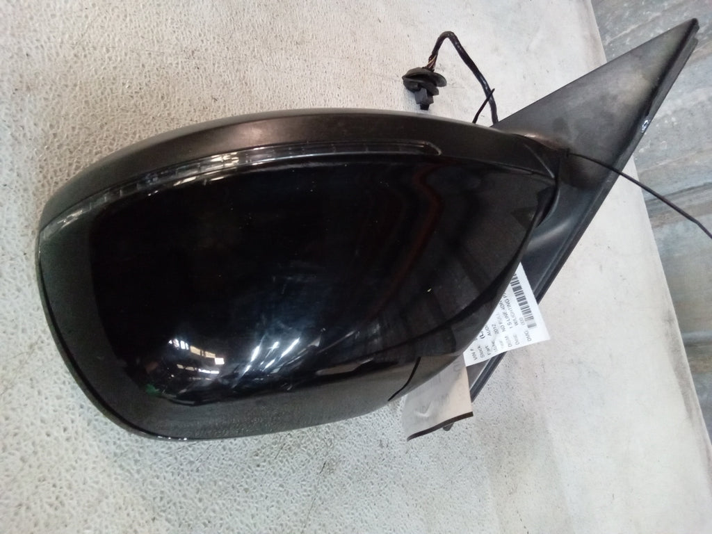 Driver Side LH Side Door Mirror G253119