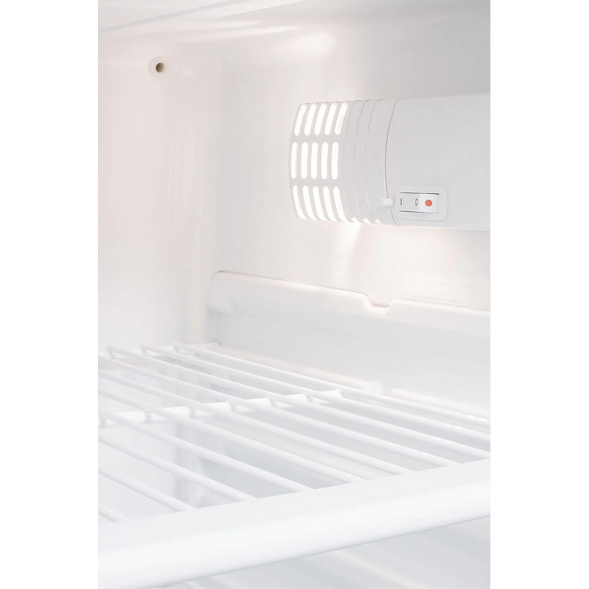 24" Wide Auto Defrost Commercial All-Refrigerator with Lock C4580