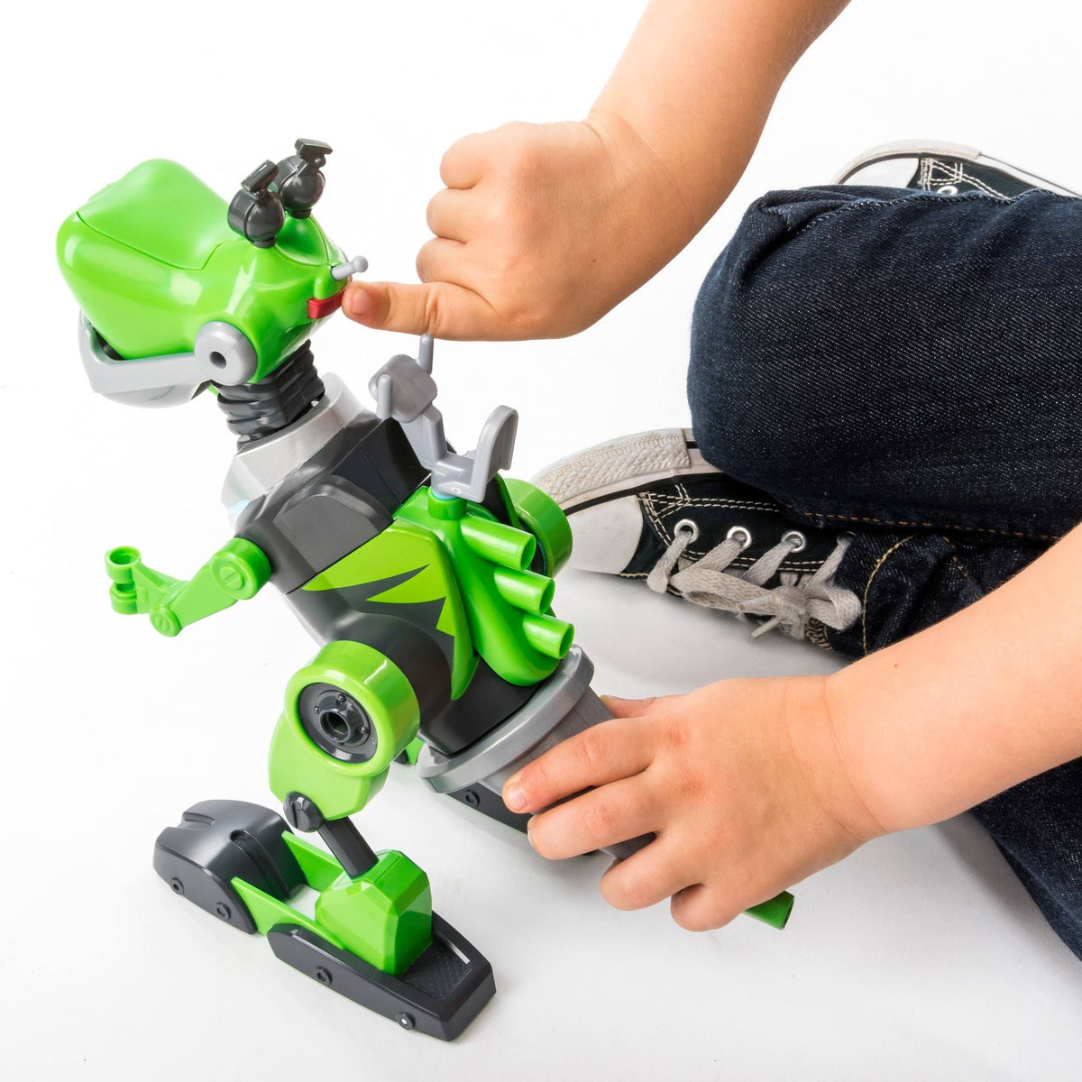 Buildable Figure with Lights and Sounds N182