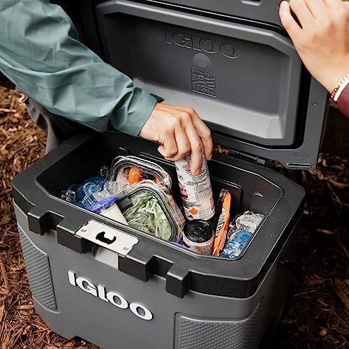 Insulated Hard Shell Ice Chest R8624