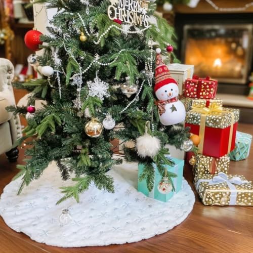 48 Inch White Faux Fur Christmas Tree Skirt with Sequin Snowflakes O448