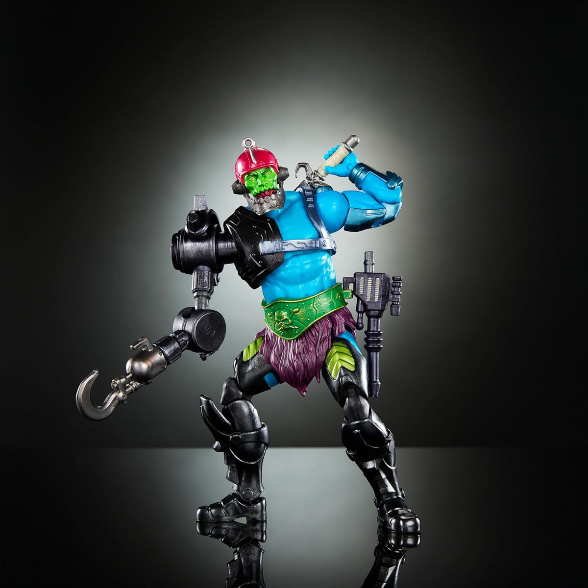 Trap Jaw Action Figure with 30 Articulations & Multiple Accessories F8669
