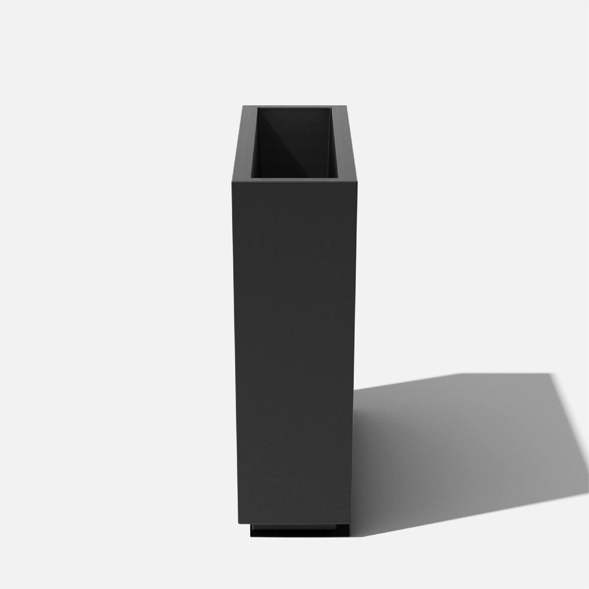 Black Plastic Planter A927