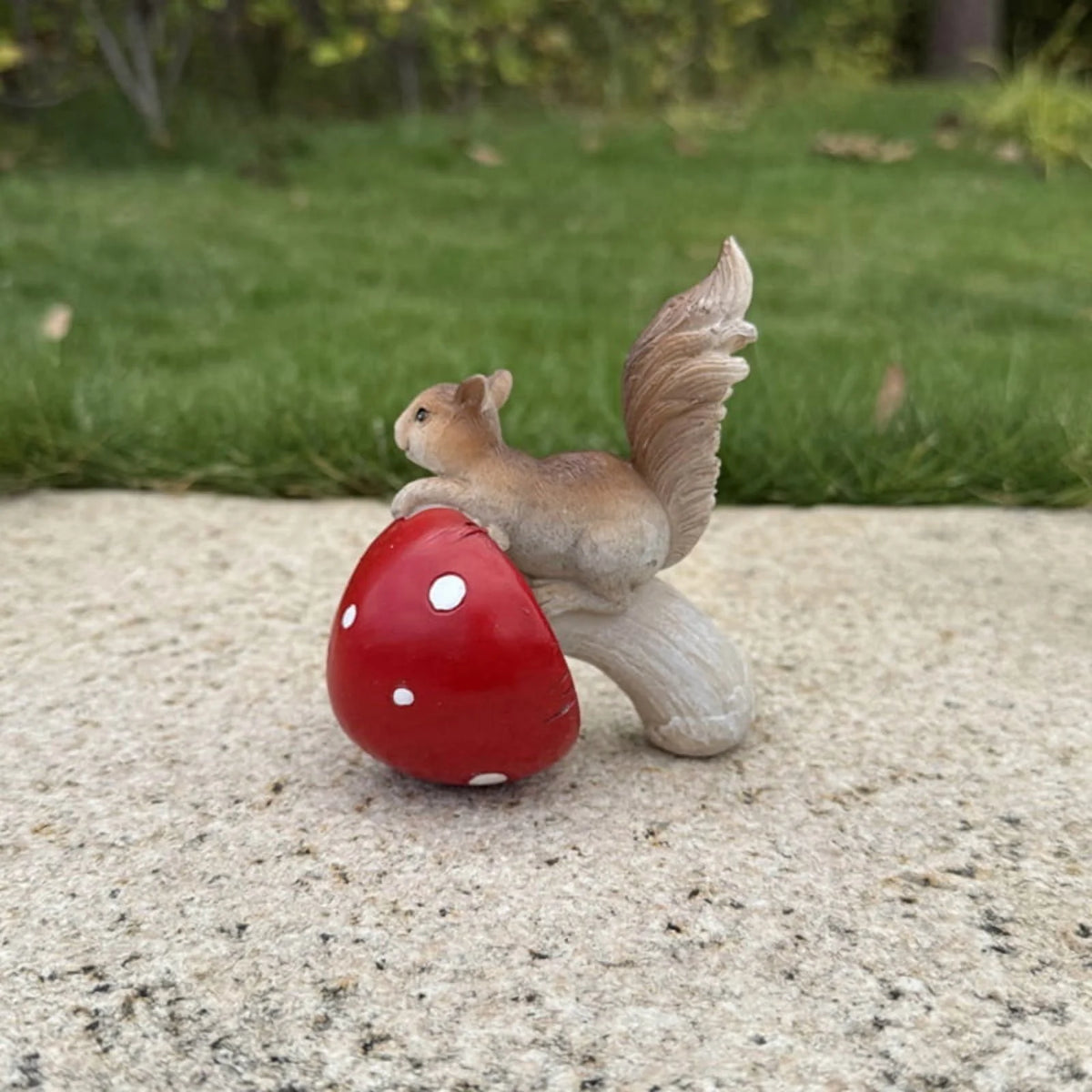 2 Squirrel Ornaments E330153