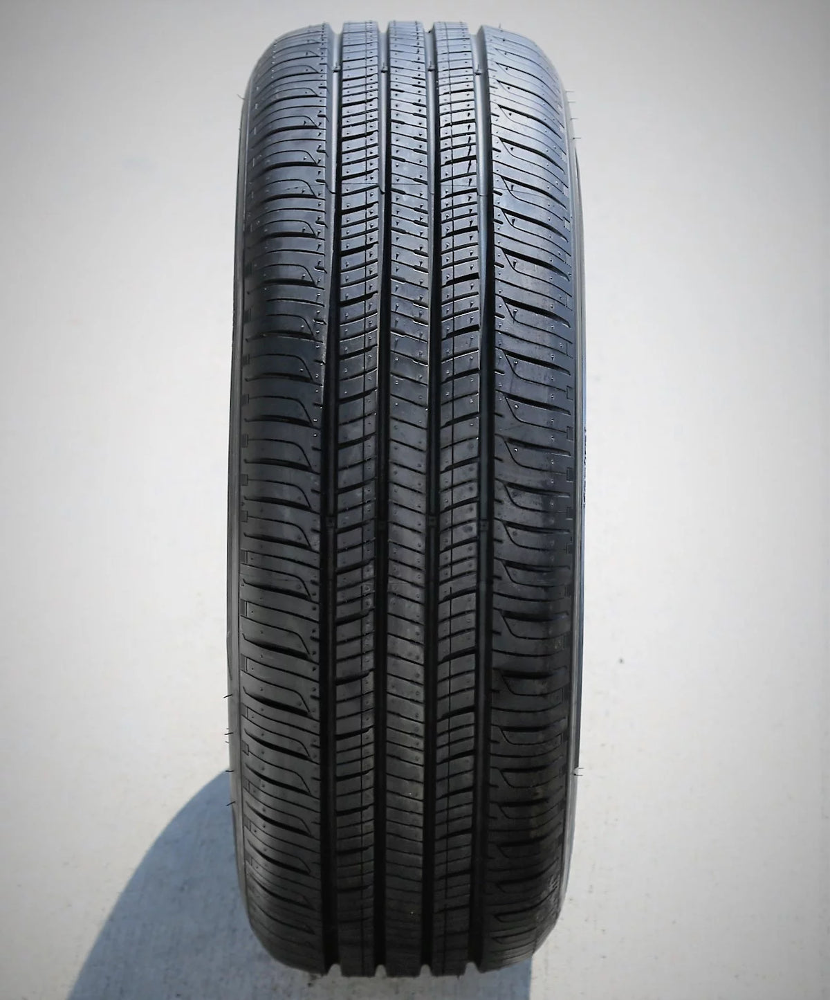 All Season 235/60R18 103H Passenger Tire M124358