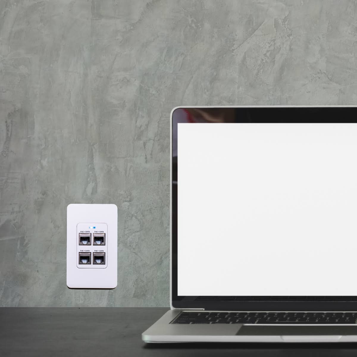 4 Port In-Wall Gigabit PoE Extender M458997