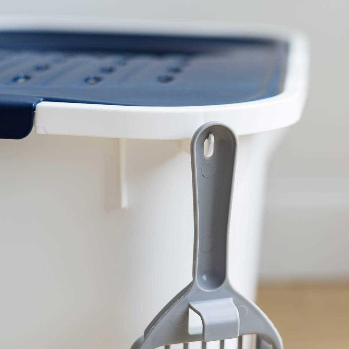 Top Entry Cat Litter Box J47707