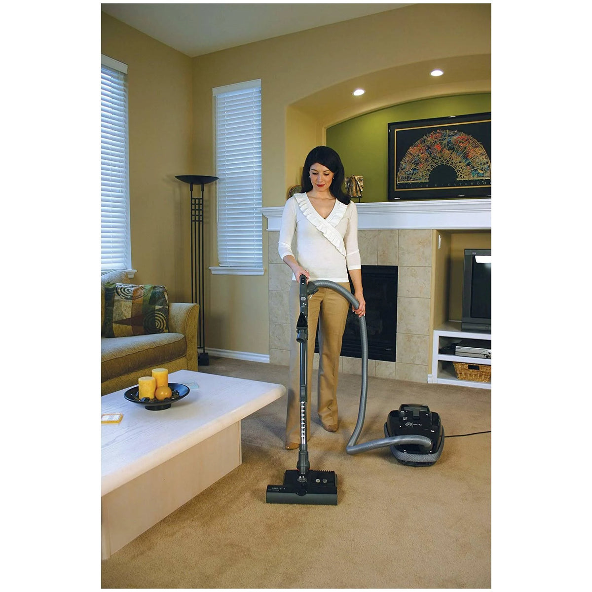 Black Canister Vacuum Cleaner with PowerHead O61220